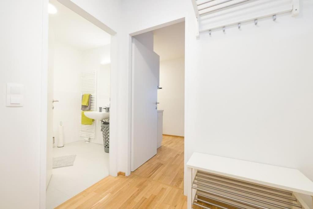 Premium City Apartment With Balcony! Free Garage Parking Included! Wiedeń Zewnętrze zdjęcie